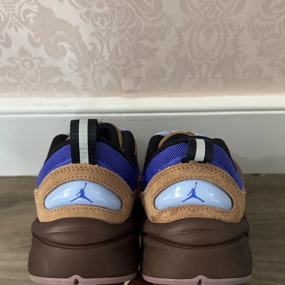Jordan O/S SP Turner Men's Sneakers in Brown and Blue - Picture 2 of 7